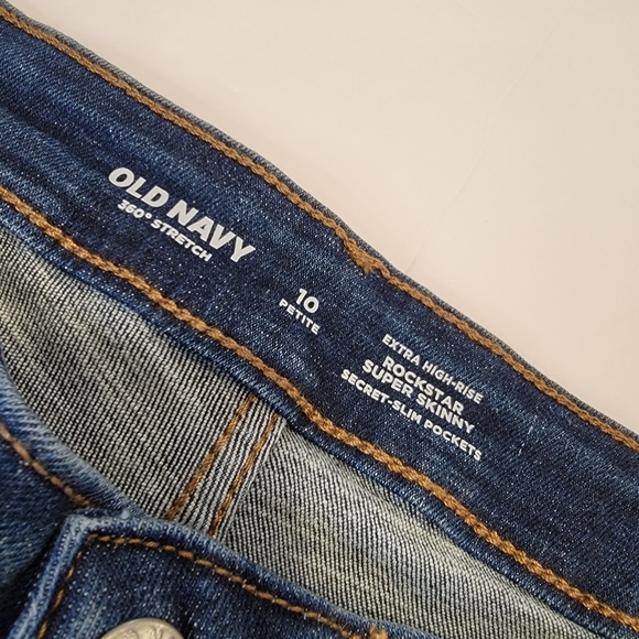 Old Navy Rockstar Extra High-Rise Super Skinny Distressed Jeans Size 10 P NWT! - Picture 12 of 17